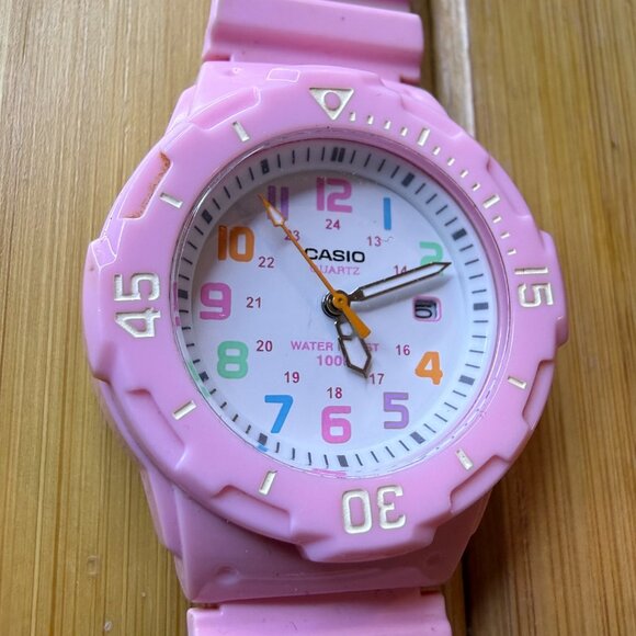 Casio Resin Ladies' Dive Watch 100M Pink LRW-200H, 32mm - Picture 3 of 5